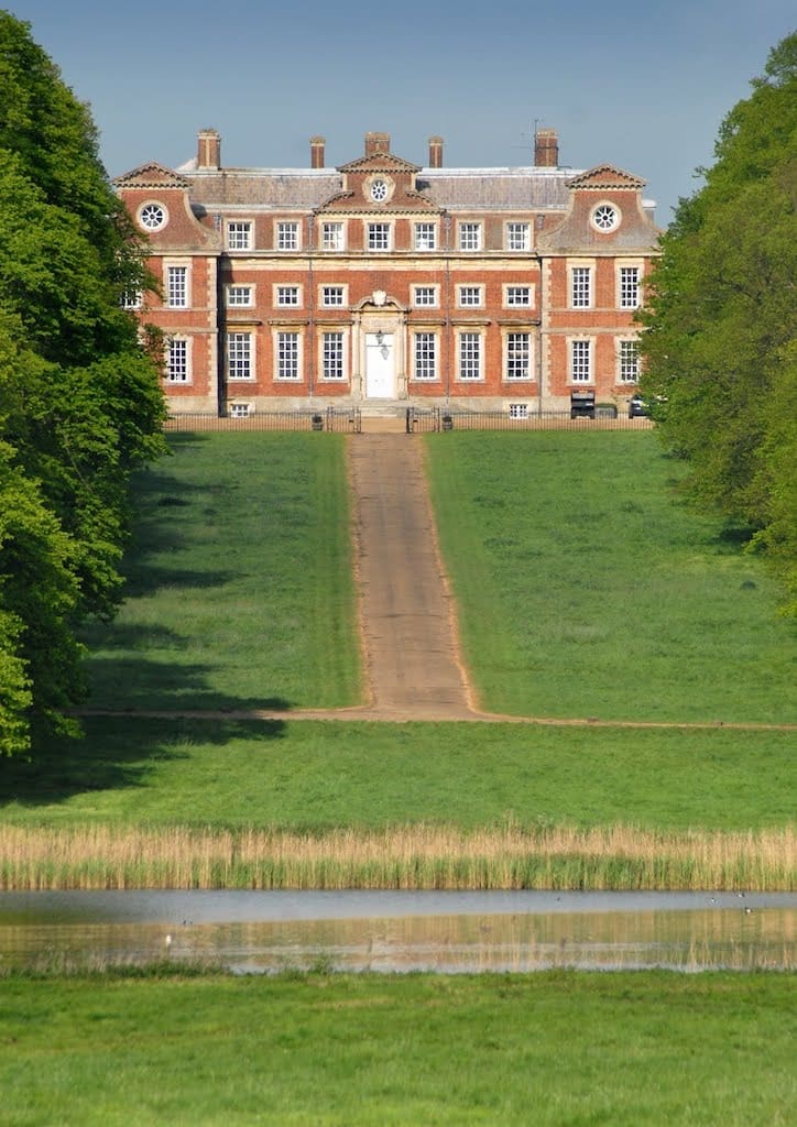 Raynham Hall; IMAGE: pinterest