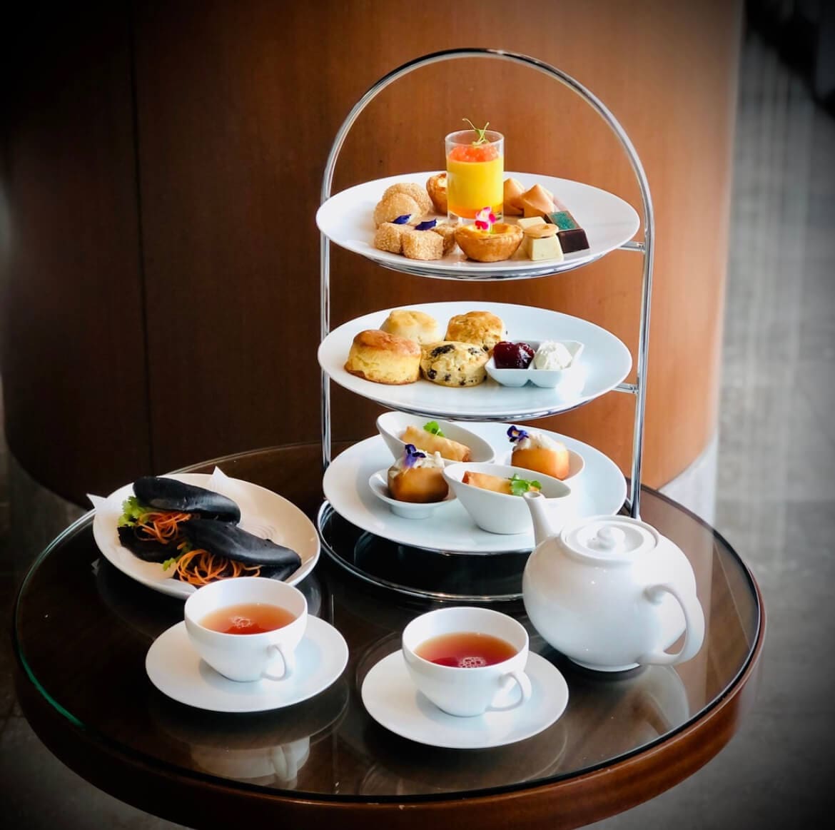 C Lounge, Conrad Manila