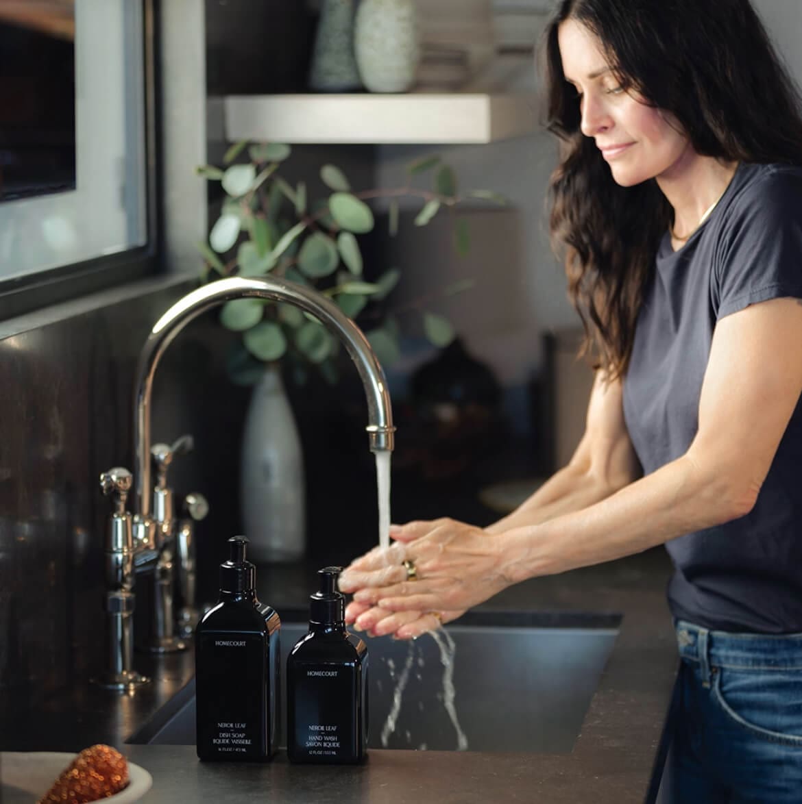 Courteney Cox, who we all remember for her character's obsession with cleanliness, started selling fancy household cleaning products called Homecourt.