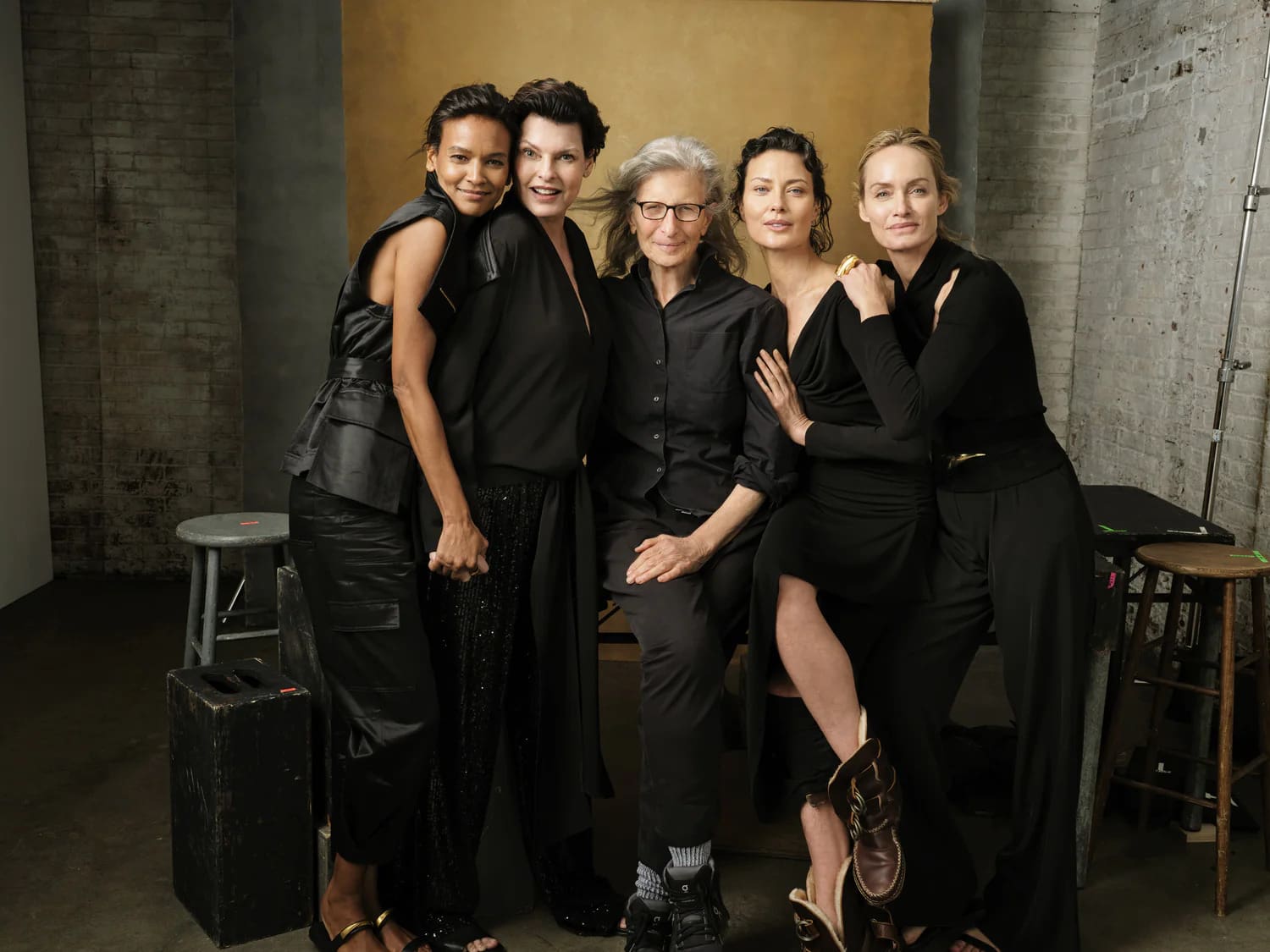 Star photographer Annie Leibovitz (center)