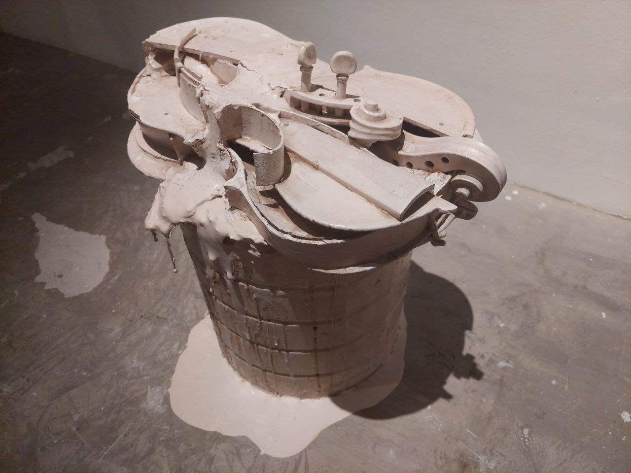 TOP LEFT: “J.S. Bach’s Double Violin Concerto” (2008) by Bernardo Pacquing; TOP RIGHT: “J.S. Bach’s Chaconne for Solo Violin” (2008); BOTTOM LEFT: “Phosphorescent Salvation” (1996-2011) by Gerardo Tan; BOTTOM RIGHT: “Beach Scene” (2015) by Gerardo Tan