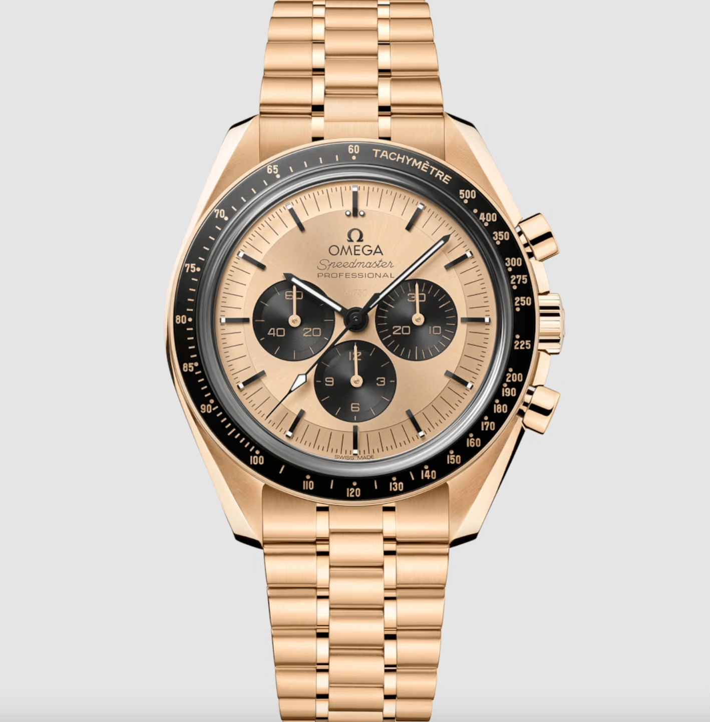 Black and gold remain a timeless combination that continues to be popular in the market. 