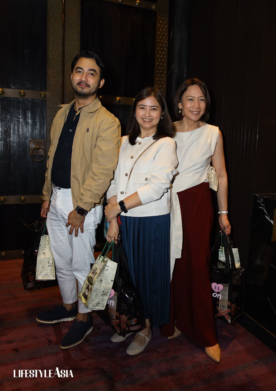 Mastercard VIP guests and representatives indulging in good food and company during the CRAVE launch. Ryan Nazareno (RCBC Premium Credit Cards), Angelica Yap (RCBC), and Ailea Zialcity (Mastercard); Elaine Suico (BPI Usage Dining) and Kitten Mirasol (BPI); Don Pablo (Metrobank) and Emily Koa (Metrobank); Johan Gann (PNB) and Pamela Ylaya (PNB)