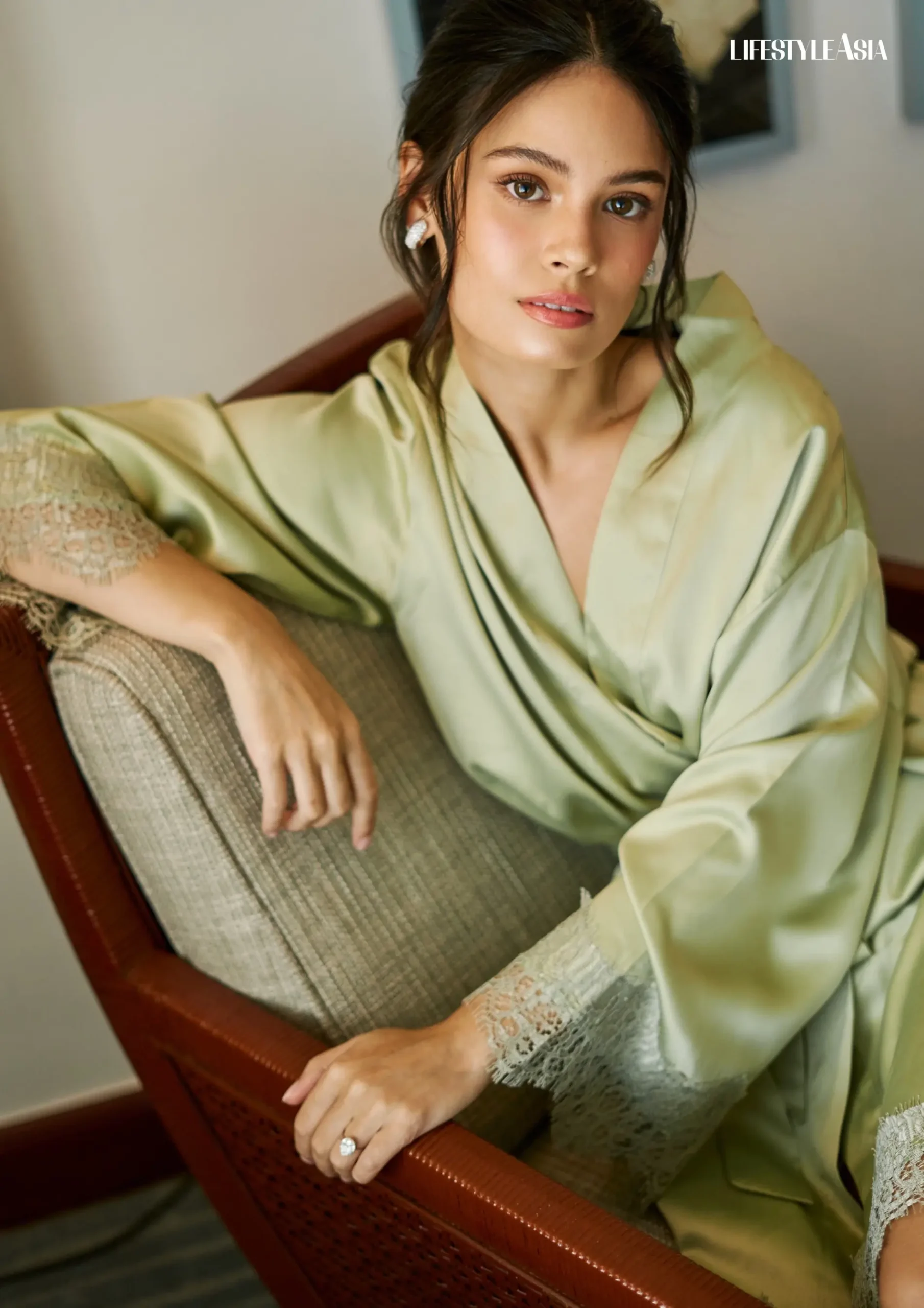 Leila Alcasid shows off her striking mestiza features with a soft, natural glam.