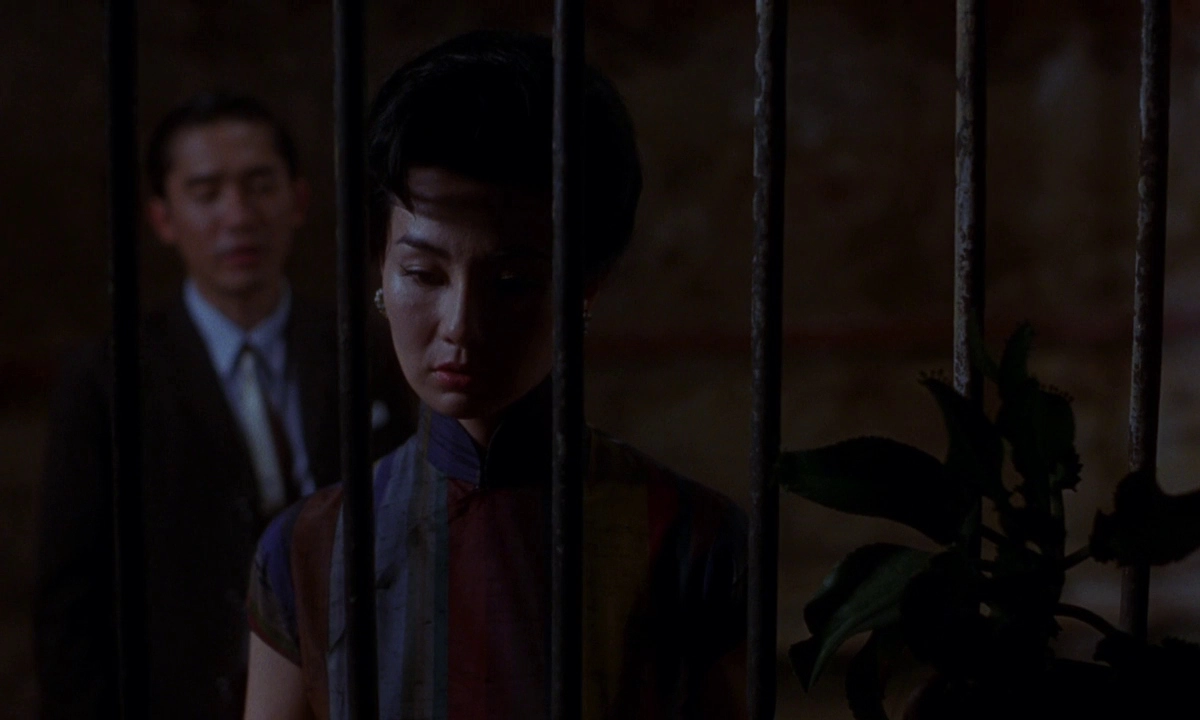 Even at close proximity, there's a sense of distance between the two characters, a physical and emotional unreachability