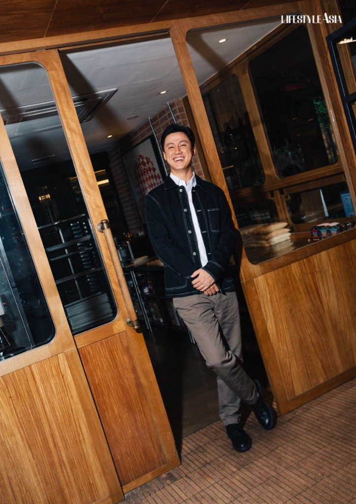 Max’s Restaurant Honors 80 Years Of Fried Chicken 